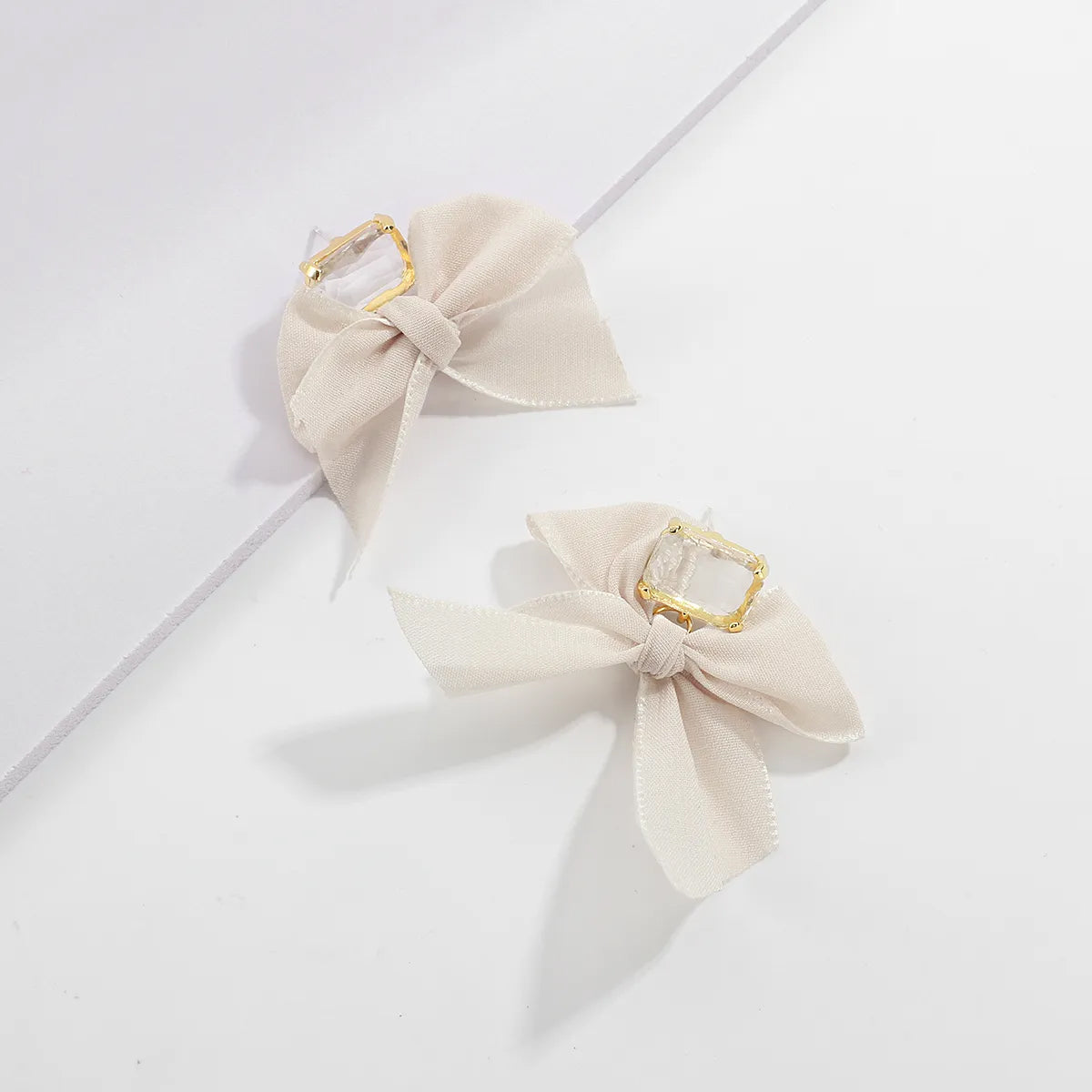 My Cute Side Bow Off-White Earrings