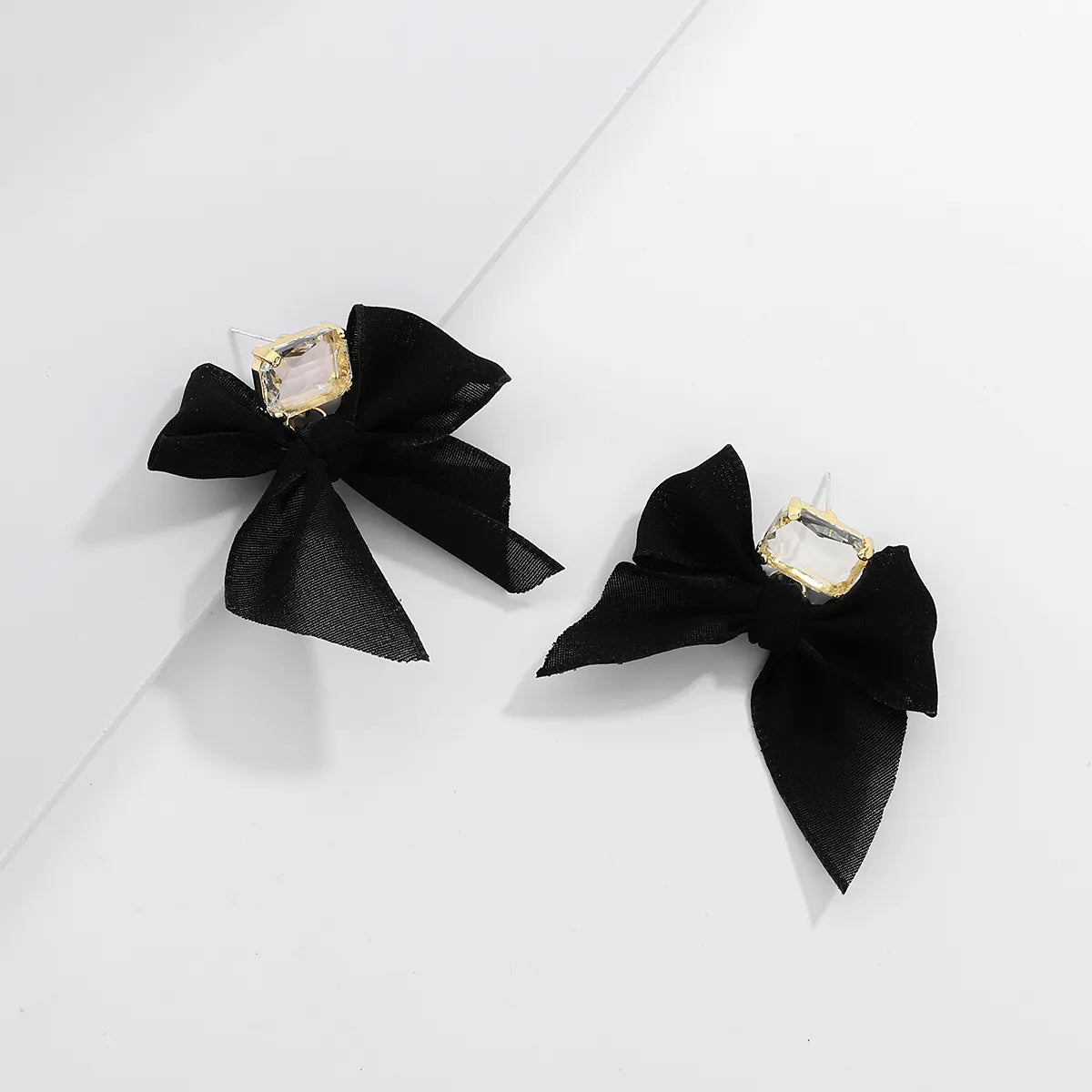 My Cute Side Bow Black Earrings